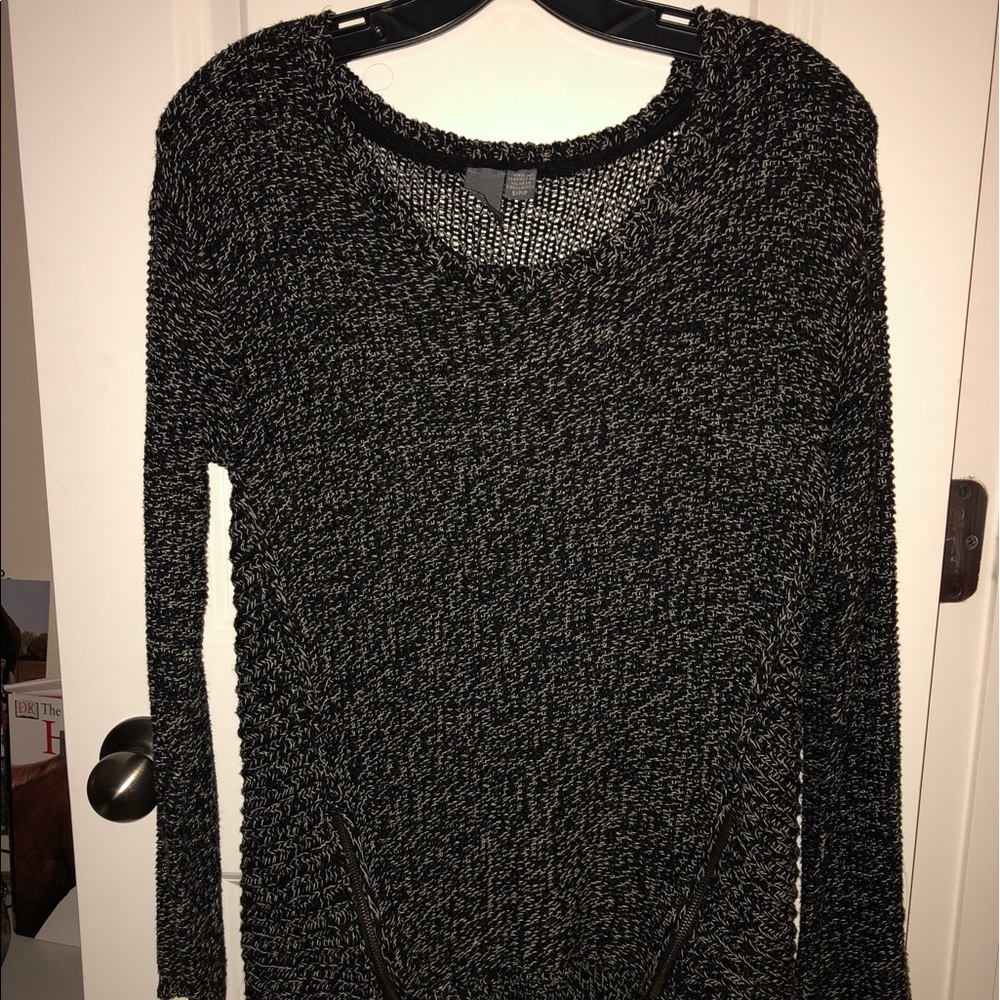 Francesca’s Black/White Knit Sweater